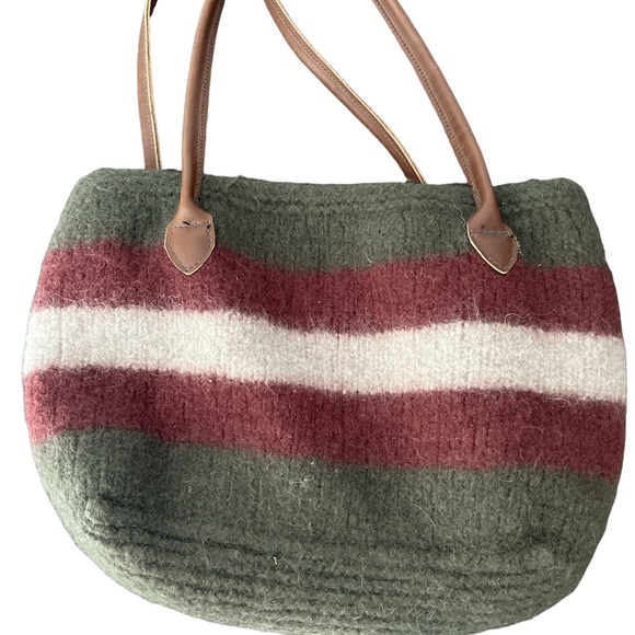 NWOT NO LABEL WOOL LEATHER STRAP TOTE COLOR GREEN/Burgundy/CREAM - Picture 4 of 4
